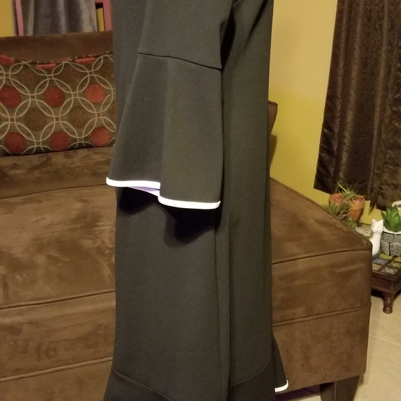 Black Dress trimmed in White - Picture 6 of 7